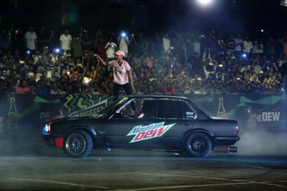 dew moto extreme the adrenaline rush you don t want to miss