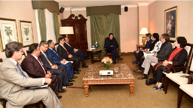 executive director of human rights watch kenneth roth calls on pm imran photo radio pakistan executive director of human rights watch kenneth roth calls on pm imran photo radio pakistan