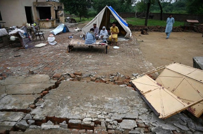 another aftershock rocks ajk rain affects relief work another aftershock rocks ajk rain affects relief work