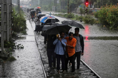 heavy rains kill 17 in western india