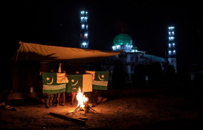 in pictures kashmiris resist indian forces with barricades and books in pictures kashmiris resist indian forces with barricades and books
