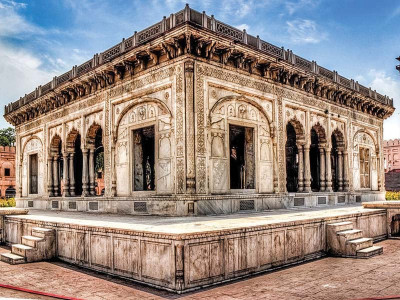 historical site lahore s baradari cries for help