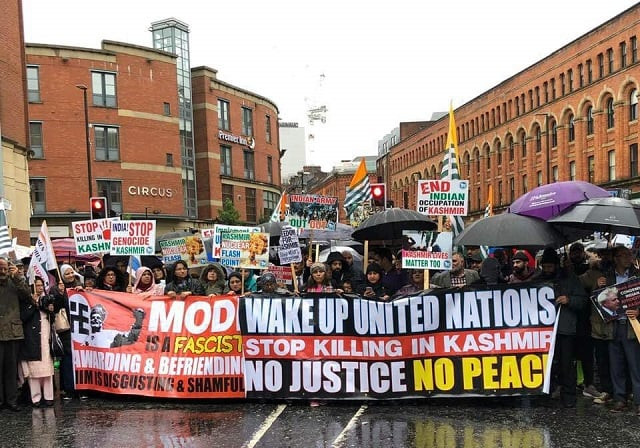 british kashmiris pakistani protesters demand world community help stop rights abuses in occupied region photo express british kashmiris pakistani protesters demand world community help stop rights abuses in occupied region photo express