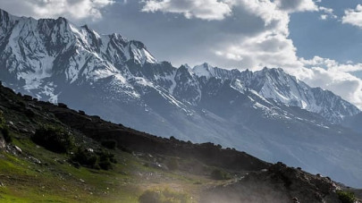 pak army rescues two british mountaineers from koee broghail glacier in chitral pak army rescues two british mountaineers from koee broghail glacier in chitral