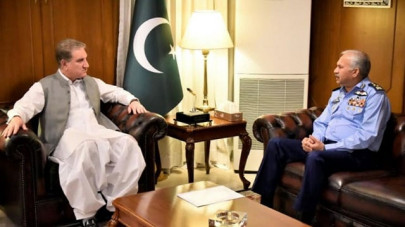 entire nation stands shoulder to shoulder with the army qureshi entire nation stands shoulder to shoulder with the army qureshi