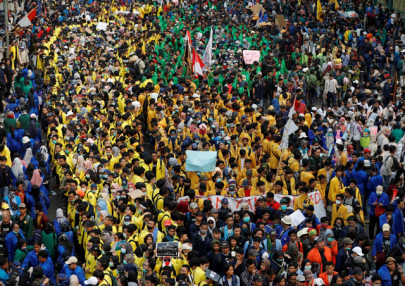 hundreds arrested after fresh indonesia legal reforms protests