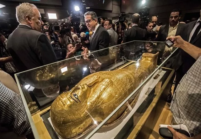 egypt 039 s antiquities minister khaled el enany l and charg d 039 affaires at the u s embassy in cairo thomas goldberger look at the golden coffin of nedjemankh on display at the national museum of egyptian civilization in cairo on october 1 2019 following its repatriation from the us photo afp egypt 039 s antiquities minister khaled el enany l and charg d 039 affaires at the u s embassy in cairo thomas goldberger look at the golden coffin of nedjemankh on display at the national museum of egyptian civilization in cairo on october 1 2019 following its repatriation from the us photo afp