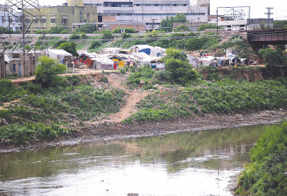 monsoon flooding gypsies along leh at risk of being swept away