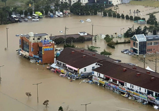 typhoon mitag left floods and landslides in its wake after it lashed south korea photo afp typhoon mitag left floods and landslides in its wake after it lashed south korea photo afp