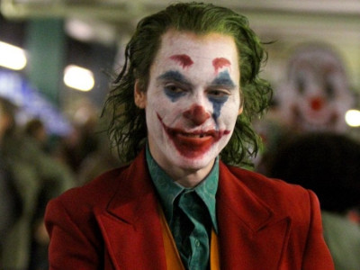 joker to release in pakistan today early reviews divide critics joker to release in pakistan today early reviews divide critics
