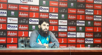 misbah throws weight behind misfiring players misbah throws weight behind misfiring players