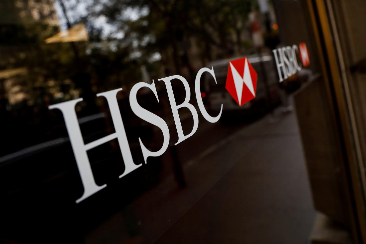 hsbc to cut up to 10 000 jobs in drive to slash costs ft