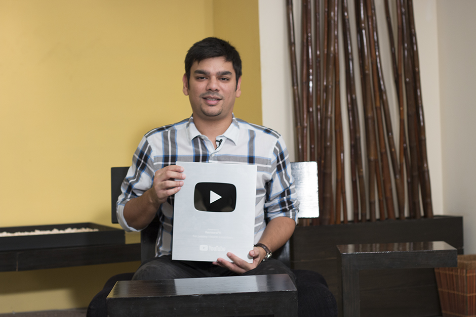 pakistani tech vlogger gets youtube s coveted silver play button