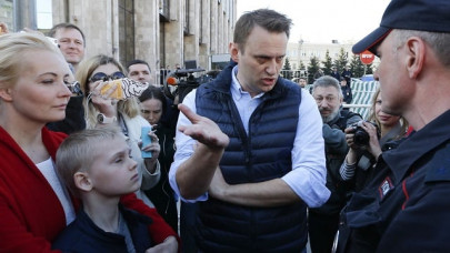 russian activist challenges moscow s surveillance system russian activist challenges moscow s surveillance system