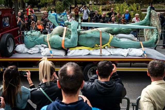 the statue was held in a shed in belgrade until 1928 the 10th anniversary of a military breakthrough that accelerated the defeat of the austro hungarian empire photo afp