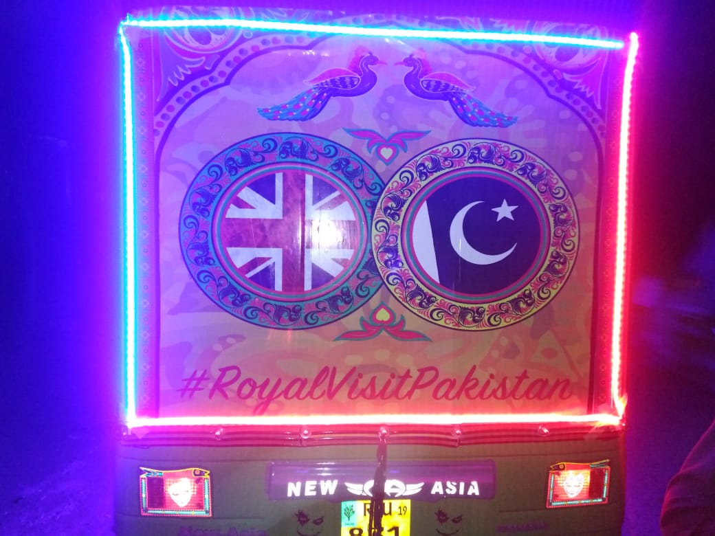 rickshaws get a royal makeover to welcome prince william and kate middleton pakistani style