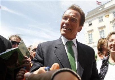 schwarzenegger back in hollywood saddle despite scandal