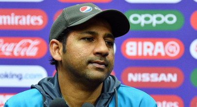 watch journalist barred from national t20 cup after misbehaving with sarfaraz watch journalist barred from national t20 cup after misbehaving with sarfaraz