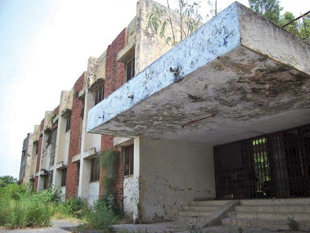 dilapidated building of the hostel of the h 9 college photos file dilapidated building of the hostel of the h 9 college photos file