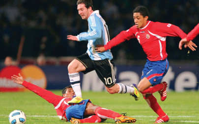 argentina into copa quarters