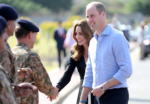 prince william and kate middleton visiting an army canine centre photo reuters