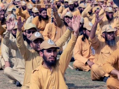 islamabad police ban catering accommodation services for azadi marchers islamabad police ban catering accommodation services for azadi marchers
