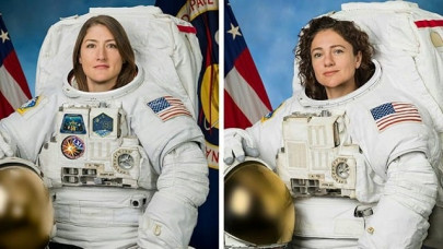 us astronauts embark on the first all female spacewalk us astronauts embark on the first all female spacewalk