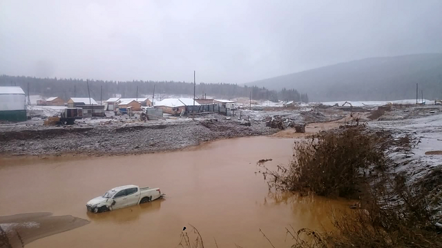 this handout picture released by the russian emergency situations ministry on october 19 2019 shows a flooding after a dam failure in a gold miners village close to the town of shchetinkino about 250 km from the city of krasnoyarsk photo afp this handout picture released by the russian emergency situations ministry on october 19 2019 shows a flooding after a dam failure in a gold miners village close to the town of shchetinkino about 250 km from the city of krasnoyarsk photo afp