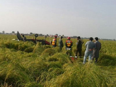 army aviation aircraft crash lands in wazirabad pilots safe