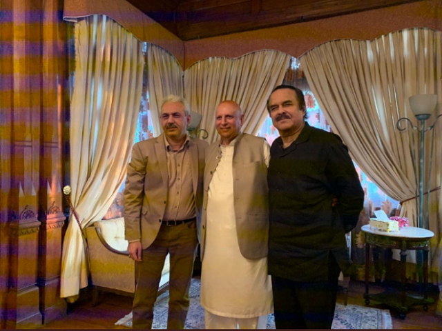 pm 039 s aide meets journalist says all misunderstandings removed photo twitter naeemul haque pm 039 s aide meets journalist says all misunderstandings removed photo twitter naeemul haque