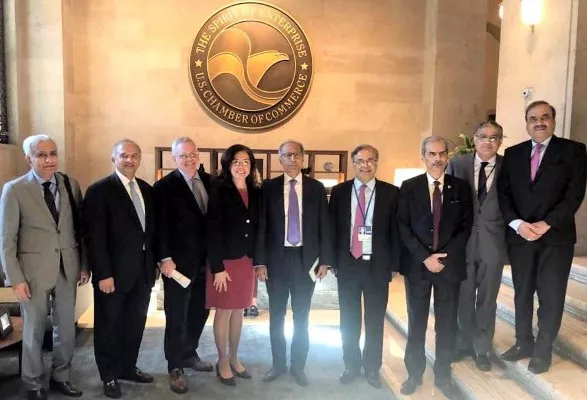 pm 039 s advisor hafeez shaikh with his delegation in a group photo with members of us pakistan business council in washington dc photo pid pm 039 s advisor hafeez shaikh with his delegation in a group photo with members of us pakistan business council in washington dc photo pid