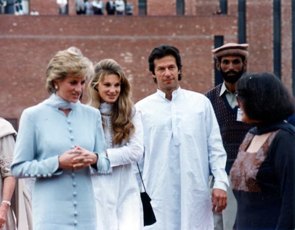 lady diana during her visit to pakistan accompanied by imran khan and his ex wife jemima photo afp