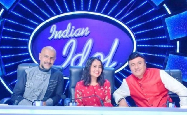 neha kakkar left motionless after indian idol contestant forcibly kisses her neha kakkar left motionless after indian idol contestant forcibly kisses her