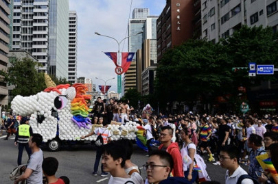 taiwan revels in first pride since legalising gay marriage taiwan revels in first pride since legalising gay marriage