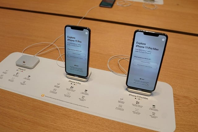 apple iphone 11 039 s are pictured inside of the apple store on fifth ave in the manhattan borough of new york new york us september 20 2019 photo reuters apple iphone 11 039 s are pictured inside of the apple store on fifth ave in the manhattan borough of new york new york us september 20 2019 photo reuters