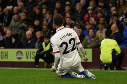 pulisic is chelsea hat trick hero as man city close on liverpool pulisic is chelsea hat trick hero as man city close on liverpool