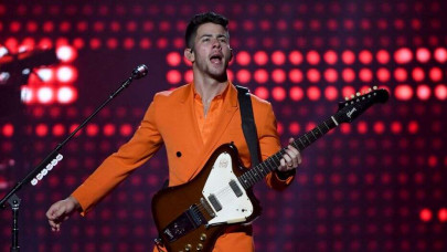 viral video shows nick jonas being groped at his own concert viral video shows nick jonas being groped at his own concert