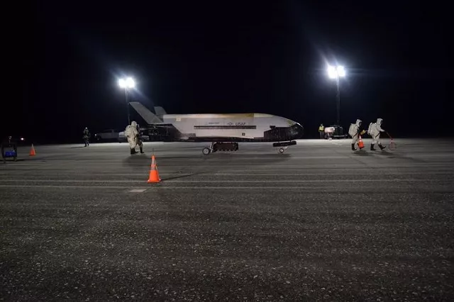 the air force 039 s x 37b orbital test vehicle mission 5 is seen after landing at nasa 039 s kennedy space center shuttle landing facility florida us photo reuters the air force 039 s x 37b orbital test vehicle mission 5 is seen after landing at nasa 039 s kennedy space center shuttle landing facility florida us photo reuters