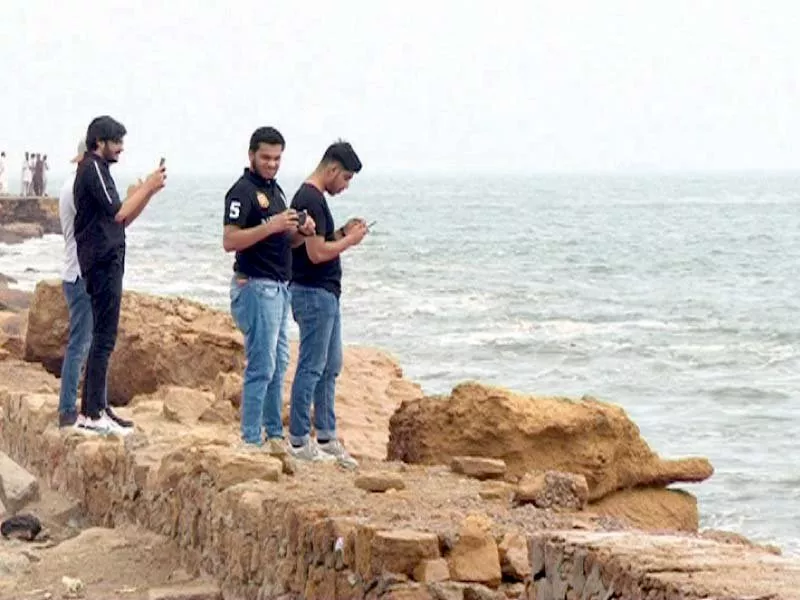 as residents of coastal villages struggled to keep seawater from entering their homes in the aftermath of cyclone kyarr karachi s citizens flocked to the beaches armed with cameras to take pictures of the rough waves photo express as residents of coastal villages struggled to keep seawater from entering their homes in the aftermath of cyclone kyarr karachi s citizens flocked to the beaches armed with cameras to take pictures of the rough waves photo express