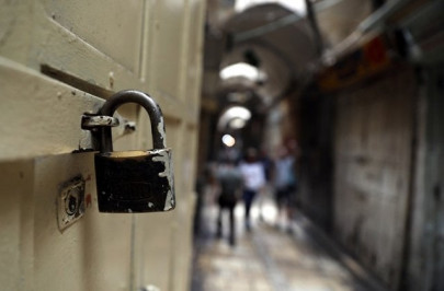 traders strike continues as talks with pti govt deadlocked