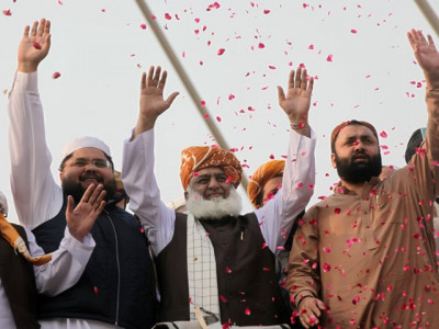 azadi march a national movement says fazl as caravan heads to islamabad azadi march a national movement says fazl as caravan heads to islamabad