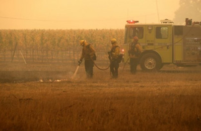california fires new blazes as dangerous winds fan the flames