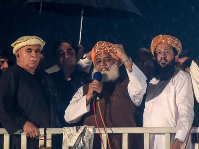azadi march maulana fazl sets two day deadline for pm imran to resign azadi march maulana fazl sets two day deadline for pm imran to resign