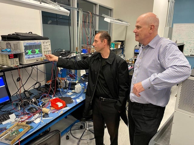 keyssa inc chief wireless strategist ruben caballero and ceo eric almgren in one of the company 039 s labs in campbell california us october 18 2019 photo reuters keyssa inc chief wireless strategist ruben caballero and ceo eric almgren in one of the company 039 s labs in campbell california us october 18 2019 photo reuters