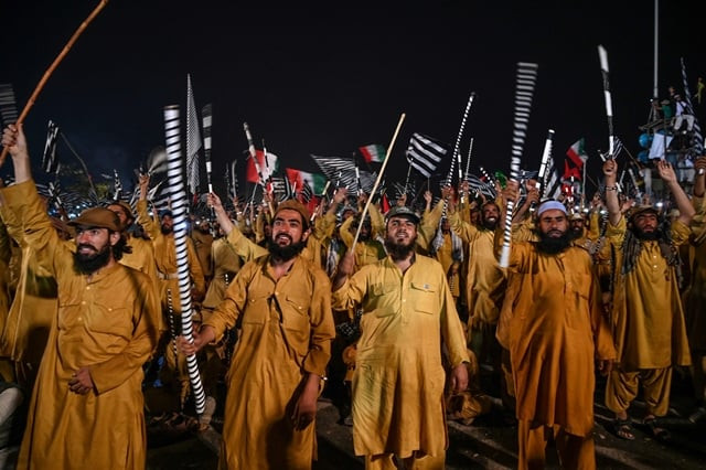 jui f protestors camp in islamabad to demand pm 039 s resignation photo afp jui f protestors camp in islamabad to demand pm 039 s resignation photo afp