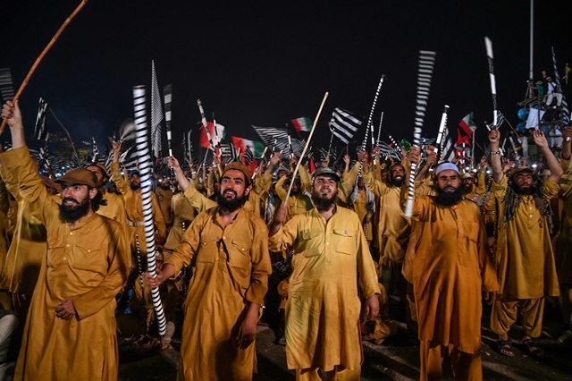 jui f protestors camp in islamabad to demand pm 039 s resignation photo afp