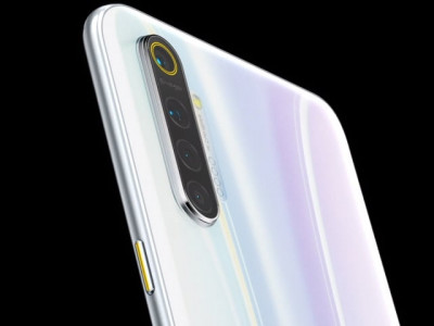 realme launched its flagship smartphone to capture high price range market