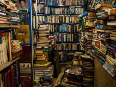 karachi s old bookstores a haven for knowledge seekers