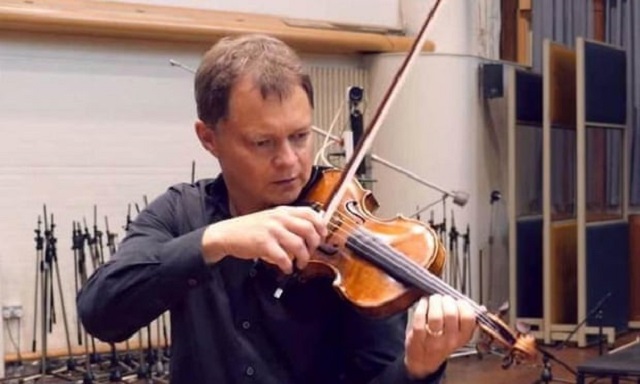 musician stephen norris had left his violin in train which was made by roman master craftsman david tecchler in 1709 photo youtube