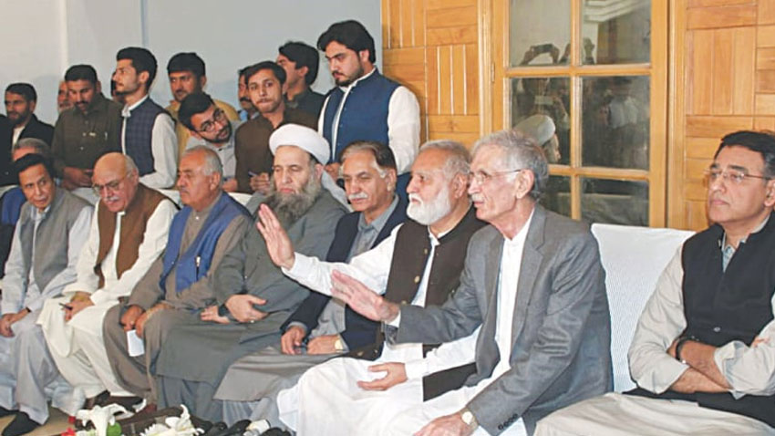 chaudhrys reach out to fazl to break deadlock with pti govt